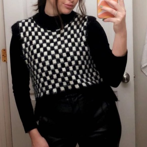 B&W Checkered Sweater Vest - Picture 4 of 5